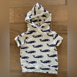 Kate Quinn short sleeve whale hoodie bamboo 3-6mo